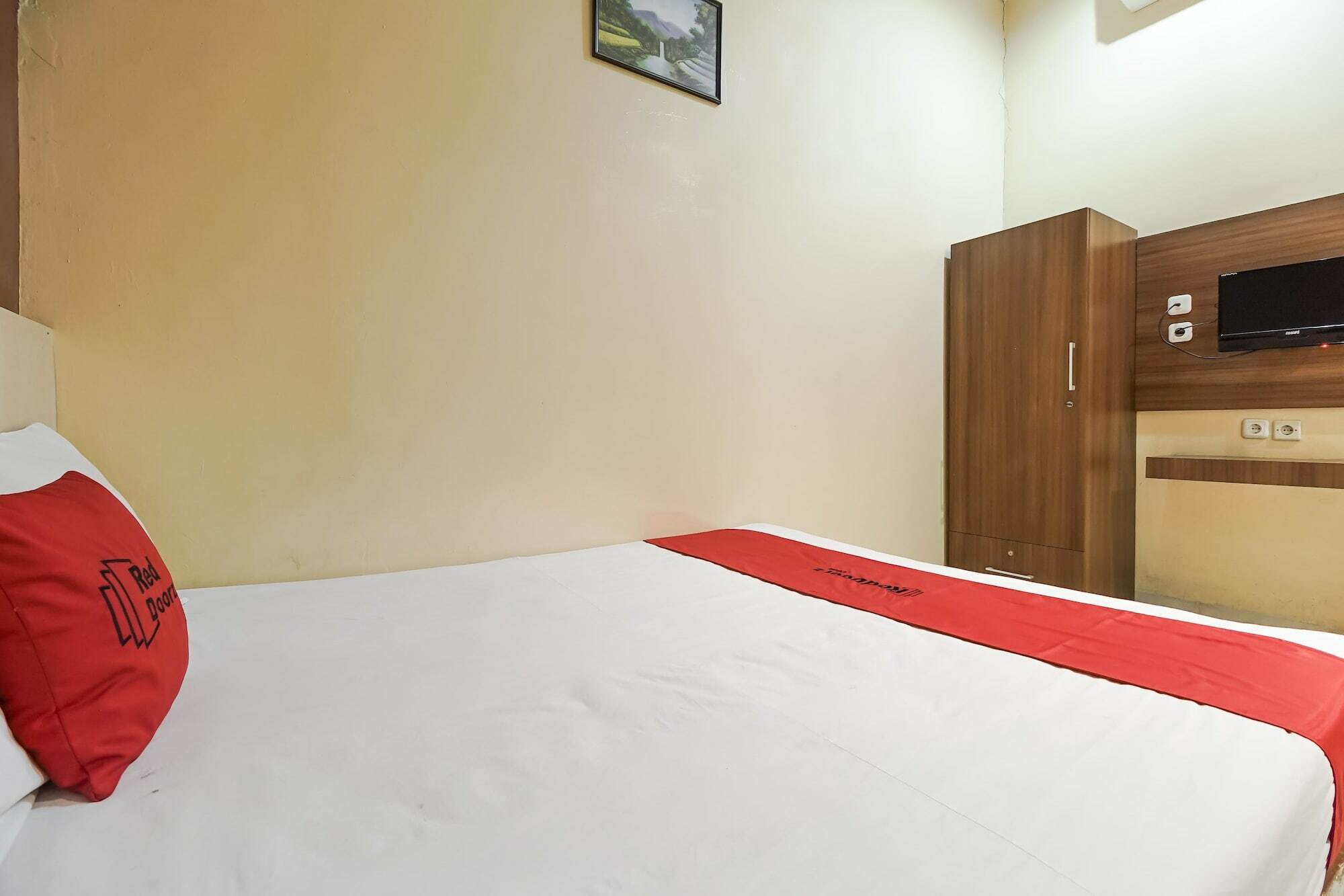 Reddoorz @ Jalan Hertasning 2*